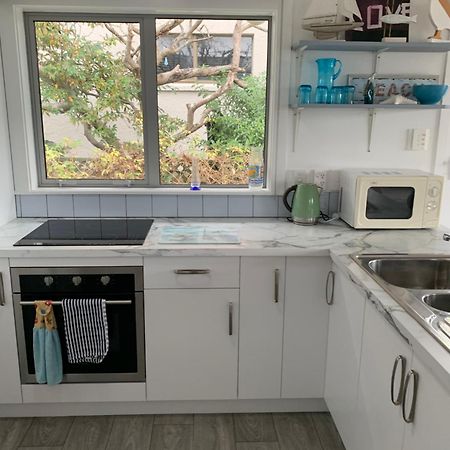 Beach Cottage - A Cosy Beach Cottage Charmer Riverton Экстерьер фото