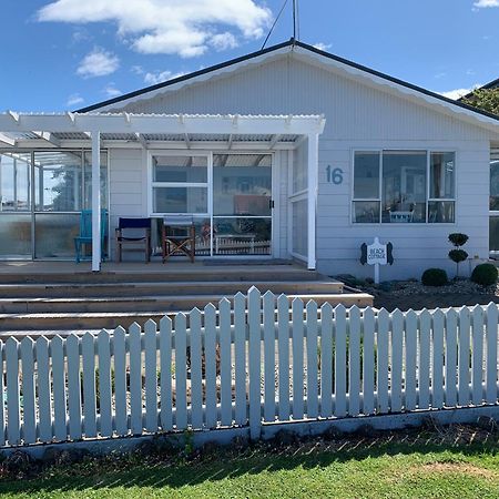 Beach Cottage - A Cosy Beach Cottage Charmer Riverton Экстерьер фото